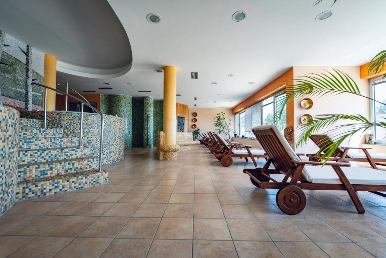 Pohorje Village Wellbeing Resort - Forest Hotel Videc Hočko Pohorje Buitenkant foto