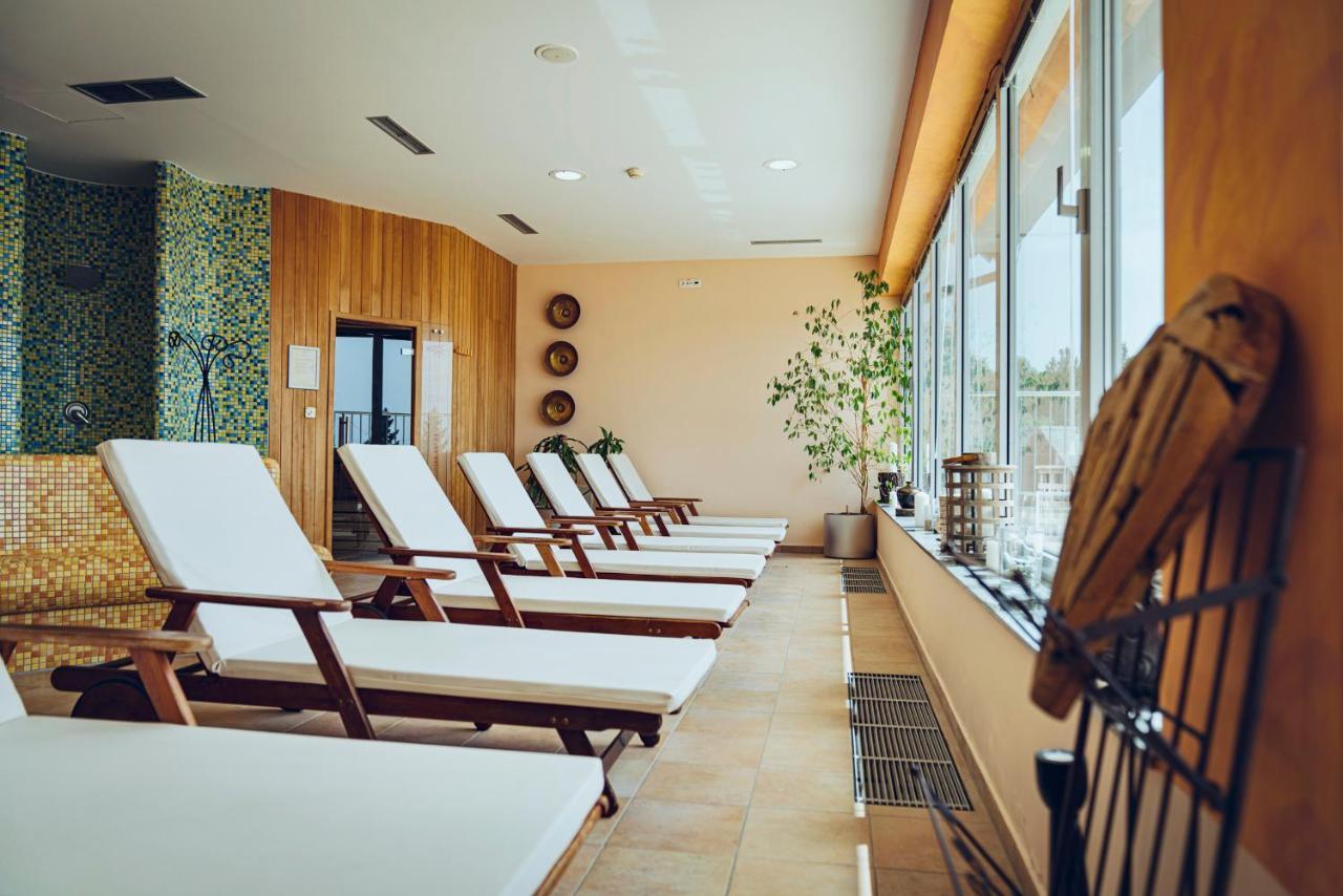 Pohorje Village Wellbeing Resort - Forest Hotel Videc Hočko Pohorje Buitenkant foto